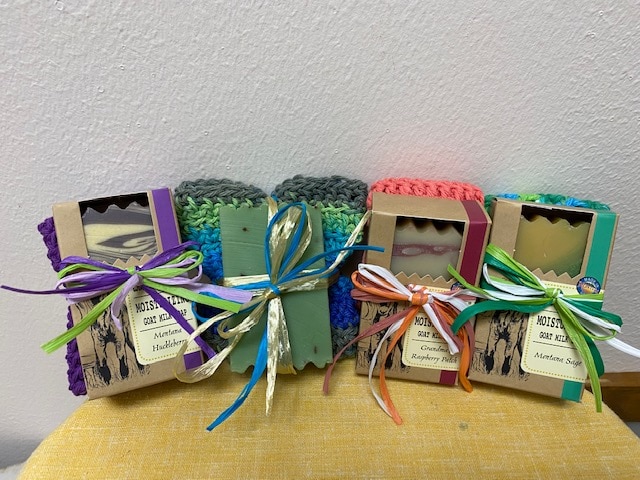 Windrift Hill Soap with Homemade Macrame Washcloths (cloth colors may vary)